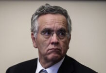 Κουκουλοφόροι επιτέθηκαν στο σπίτι του Ισίδωρου Ντογιάκου