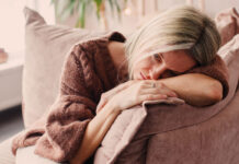 Αποφεύγει τη δέσμευση ή εσένα; Η λεπτή γραμμή που σε μπερδεύει και είναι λογικό