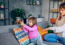 Διεθνής αντίκτυπος για το ελληνικό age ban στα social media σε παιδιά, χιλιάδες δημοσιεύματα από ΗΠΑ και Βρετανία μέχρι Αυστραλία και Ινδία