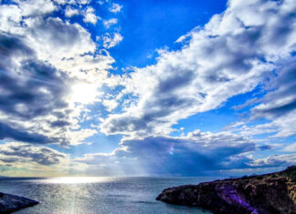 Καιρός σήμερα: Άνοδος της θερμοκρασίας στους 24 βαθμούς – Συννεφιά και τοπικές βροχές