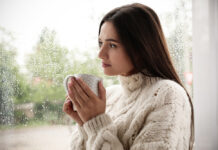 Όπου φυσάει ο άνεμος: Πώς επηρεάζουν οι αέρηδες την ψυχική μας υγεία;