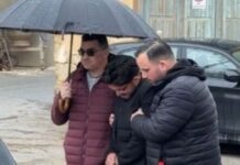 Κηδεία Ελευθερίας Γιακουμάκη: Σπαραγμός στο τελευταίο αντίο στην 43χρονη που δολοφονήθηκε από τον 40χρονο πρώην σύντροφό της