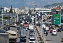 Κίνηση στους δρόμους: Σημειωτόν στον Κηφισό, 45λεπτες καθυστερήσεις στην Αττική Οδό λόγω της εξόδου για το Πάσχα