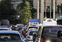 Διακοπή κυκλοφορίας στην κάθοδο του Κηφισού στην έξοδο για Ίλιον μετά από φωτιά σε ΒΑΝ