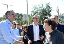 Ο Κυριάκος Μητσοτάκης στη Βασιλίσσης Όλγας μετά την ολοκλήρωση της ανάπλασης: «Ένα όραμα δεκαετιών έγινε πραγματικότητα»
