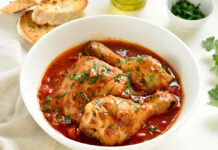 Κοκκινιστό κοτόπουλο κατσαρόλας