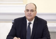 «Πόλεμος» Λαζαρίδη – ΠΑΣΟΚ για τα προσόντα του υφυπουργού: «Λειτουργείτε ως ουρά του Πολάκη και του Κασσελάκη», «Ο Μητσοτάκης οφείλει να τον αποπέμψει»