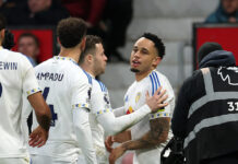 Μάντσεστερ Γιουνάιτεντ – Λιντς 1-2: Άλωσαν το Ολντ Τράφορντ τα «παγώνια» και ξέφυγαν από τη ζώνη του υποβιβασμού