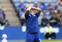 Η Λέστερ βρίσκεται κοντά στον υποβιβασμό της στη League One δέκα χρόνια μετά τον τίτλο της Premier League