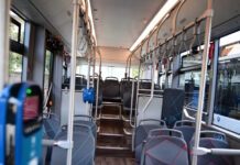 Ηλικιωμένη ξέχασε τσάντα με 30.000 ευρώ και χρυσές λύρες σε λεωφορείο και της επιστράφηκε