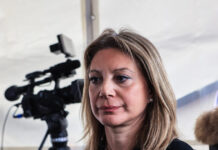 Μαρία Καρυστιανού κατά Κυριάκου Μητσοτάκη: «Πόσοι άλλοι Λαζαρίδηδες υπάρχουν;»