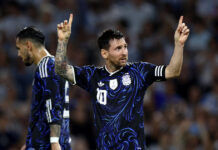 Παράσταση του Λιονέλ Μέσι στο πιθανότατα τελευταίο εντός έδρας παιχνίδι του με τη φανέλα της Εθνικής Αργεντινής