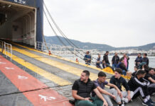 Μυτιλήνη: Ανυποχώρητοι οι κτηνοτρόφοι, συνεχίζουν το μπλόκο στο λιμάνι – Μεγάλο συλλαλητήριο σήμερα για τον αφθώδη πυρετό