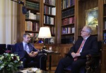 Ο Κυριάκος Μητσοτάκης στον Κωνσταντίνο Τασούλα: H κυβέρνηση έχει κάνει το καλύτερο για να στηρίξει τα ελληνικά νοικοκυριά