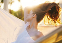 Mood boosters: Φυσικοί τρόποι να «ξεγελάσετε» τον εγκέφαλό σας