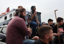 Μυτιλήνη: Για 6η ημέρα μπλοκάρουν το λιμάνι οι κτηνοτρόφοι – Συνεχίζουν τις κινητοποιήσεις