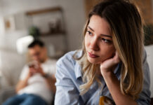 Νάρκισσοι: Υπάρχει τρόπος να τους «ξεσκεπάσουμε» από την αρχή;