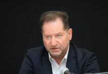 Ο Αχιλλέας Νταβέλης τα έχωσε στους παίκτες της ΑΕΛ: «Αρκετά με το σκωτσέζικο ντους όσων δεν σέβονται την ομάδα και τους στόχους της»