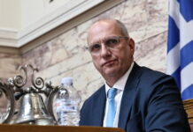 Γιάννης Οικονόμου: «Δεν ακυρώνουμε το “επιτελικό κράτος”, καταθέτουμε προβληματισμό»