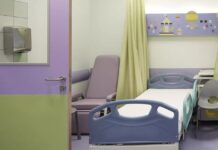 Πειραιάς: Αποσωληνώθηκε το κορίτσι που το δάγκωσε σκύλος – Βελτιώνεται η κατάστασή της