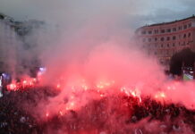 ΠΑΟΚ: Οι οπαδοί του έκαναν Τούμπα την πλατεία Αριστοτέλους με εκπληκτικό pyro show, για τα 100ά γενέθλια του συλλόγου