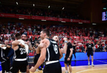 ΠΑΟΚ: Οι ξέφρενοι πανηγυρισμοί των παικτών με τον κόσμο για την επική πρόκριση στους τελικούς του FIBA Europe Cup