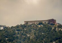 Υπό έλεγχο η φωτιά στην Πάρνηθα – Πιθανόν να ξεκίνησε από καλώδια του ΔΕΔΔΗΕ