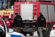 Φωτιά σε αμαξοστάσιο στον Πειραιά: Καταστράφηκε ολοσχερώς απορριμματοφόρο – Ζημιές σε άλλα 2 οχήματα