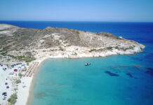 Conde Nast Traveller: Τα Πράσσα Κιμώλου στις παραλίες που προτείνει