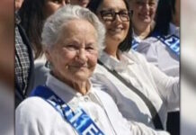 Ρόδος: 82χρονη μαθήτρια λυκείου με 6 εγγόνια έκανε παρέλαση και στοχεύει να πάει και πανεπιστήμιο