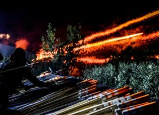 Χίος: 32χρονη χτυπήθηκε στο πρόσωπο από ρουκέτα στον Βροντάδο την ώρα που πήγαινε στην Ανάσταση