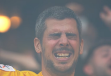 Ο viral οπαδός της ΑΕΚ για τα δάκρυα στους πανηγυρισμούς με τον ΠΑΟΚ: «Είπα μπλέξαμε, μην το δει η γυναίκα μου»