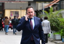 Γιώργος Μυλωνάκης: Συνεργάτες και κυβερνητικά στελέχη στο πλευρό του υφυπουργού στον «Ευαγγελισμό» για 3η μέρα – Σταθερή η κατάστασή του