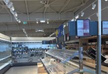 Λέσβος: Άνοιξε το λιμάνι της Μυτιλήνης – Άδεια παραμένουν τα ράφια