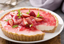 Τάρτα γιαουρτιού με φράουλες