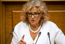 Πέθανε ο γιος της Θεανώς Φωτίου σε ηλικία 48 ετών