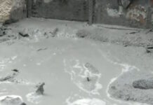 Κυψέλη: Αναβλύζει τσιμέντο από τον δρόμο – Διακοπή της κυκλοφορίας