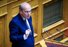 Κωστής Χατζηδάκης: «Περιμένατε σε αυτή την ηλικία να γίνω αριστερός – Ούτε ήμουν ούτε θα γίνω»