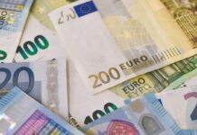 Αποκλιμακώνεται το δημόσιο χρέος: Πόσο έχει μειωθεί από το 2020 και μετά στην Ελλάδα – Δείτε πίνακες