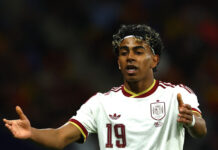 Ξέσπασε ο Γιαμάλ για το σύνθημα κατά των μουσουλμάνων στο Ισπανία – Αίγυπτος: «Ασεβές και απαράδεκτο, από αδαείς και ρατσιστές οπαδούς»