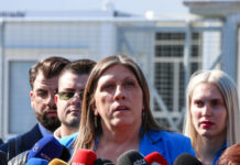 Δίκη για Τέμπη – Ζωή Κωνσταντοπούλου: «Ντροπή η απουσία των “Golden Boys” κατηγορουμένων»