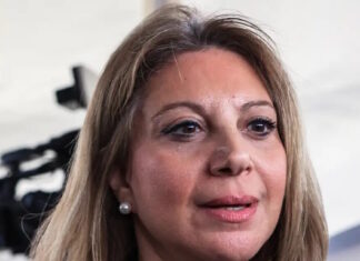 Η Μαρία Καρυστιανού εύχεται στους υποψήφιους των Πανελληνίων εξετάσεων – «Εσείς κρατάτε την πένα της ιστορίας σας»