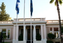 Το Μαξίμου «διαβάζει» τις νέες πολιτικές κινήσεις: Η στρατηγική της ΝΔ απέναντι σε Τσίπρα, Καρυστιανού και αναποφάσιστους