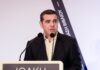 Αλέξης Τσίπρας: «Όλη η ομάδα προετοιμάζεται για τη μεγάλη μέρα» – Ο Κραουνάκης βάζει τη μουσική στο νέο κόμμα