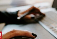 Meta: Σε σύγκρουση με τους κανόνες της ΕΕ το σχέδιο παρακολούθησης των κλικ των εργαζομένων