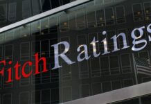 Fitch: Εύσημα στην Ελλάδα για τα στοχευμένα μέτρα στήριξης νοικοκυριών και επιχειρήσεων λόγω του αυξημένου ενεργειακού κόστους