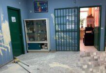 Βανδάλισαν λύκειο στην Αργυρούπολη: Έγραψαν συνθήματα και έκαναν ζημιές – «Τα έσπασαν για χαβαλέ» λέει ο δήμαρχος Γιάννης Κωνσταντάτος