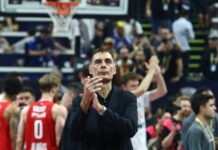 Μπαρτζώκας στα αποδυτήρια του Ολυμπιακού: «Να μείνετε ταπεινοί και συγκεντρωμένοι, να έχουμε κάτω τη μύτη μας»