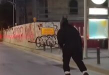 Η Θεσσαλονίκη απέκτησε τον Batman της: Μυστηριώδης άντρας «οργώνει» τους δρόμους κάνοντας rollers, δείτε βίντεο