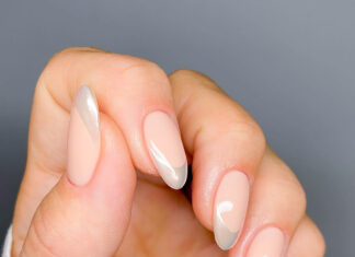Τα chrome manicures θα είναι in φέτος το καλοκαίρι